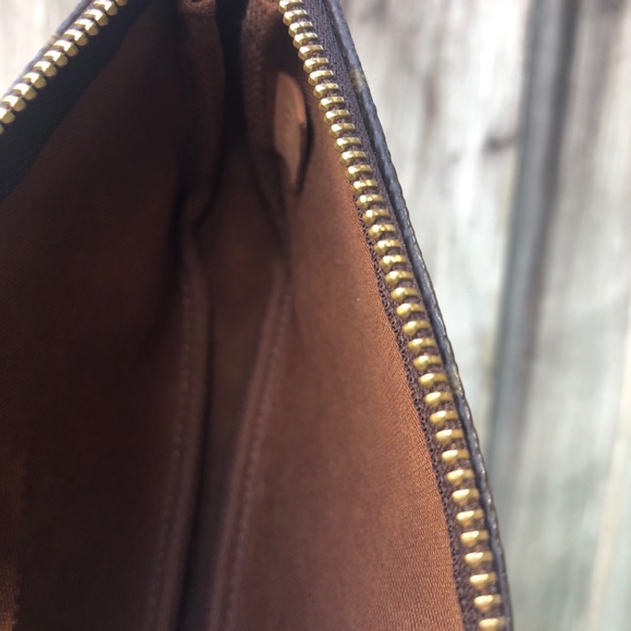 Louis Vuitton mini Pochette - Picture 4 of 4